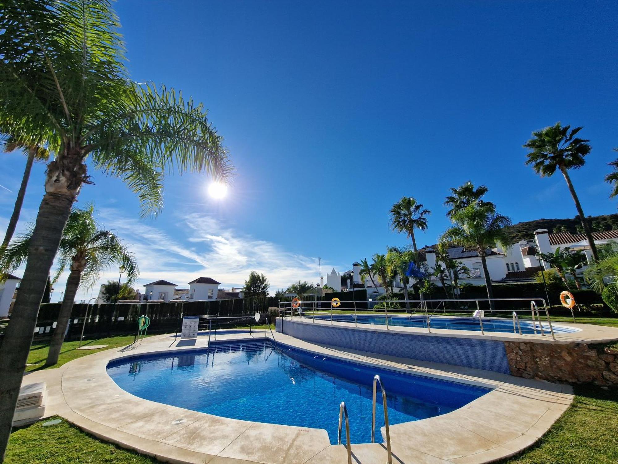 Sun & Palms - Cozy Flat In Quiet Neighbourhood With A Great Pool Area Apartment Malaga Ngoại thất bức ảnh
