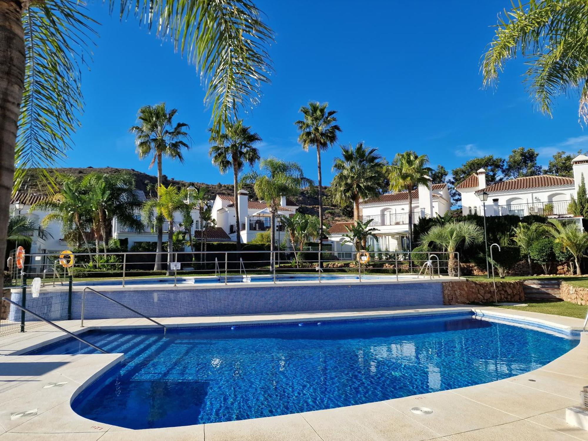 Sun & Palms - Cozy Flat In Quiet Neighbourhood With A Great Pool Area Apartment Malaga Ngoại thất bức ảnh